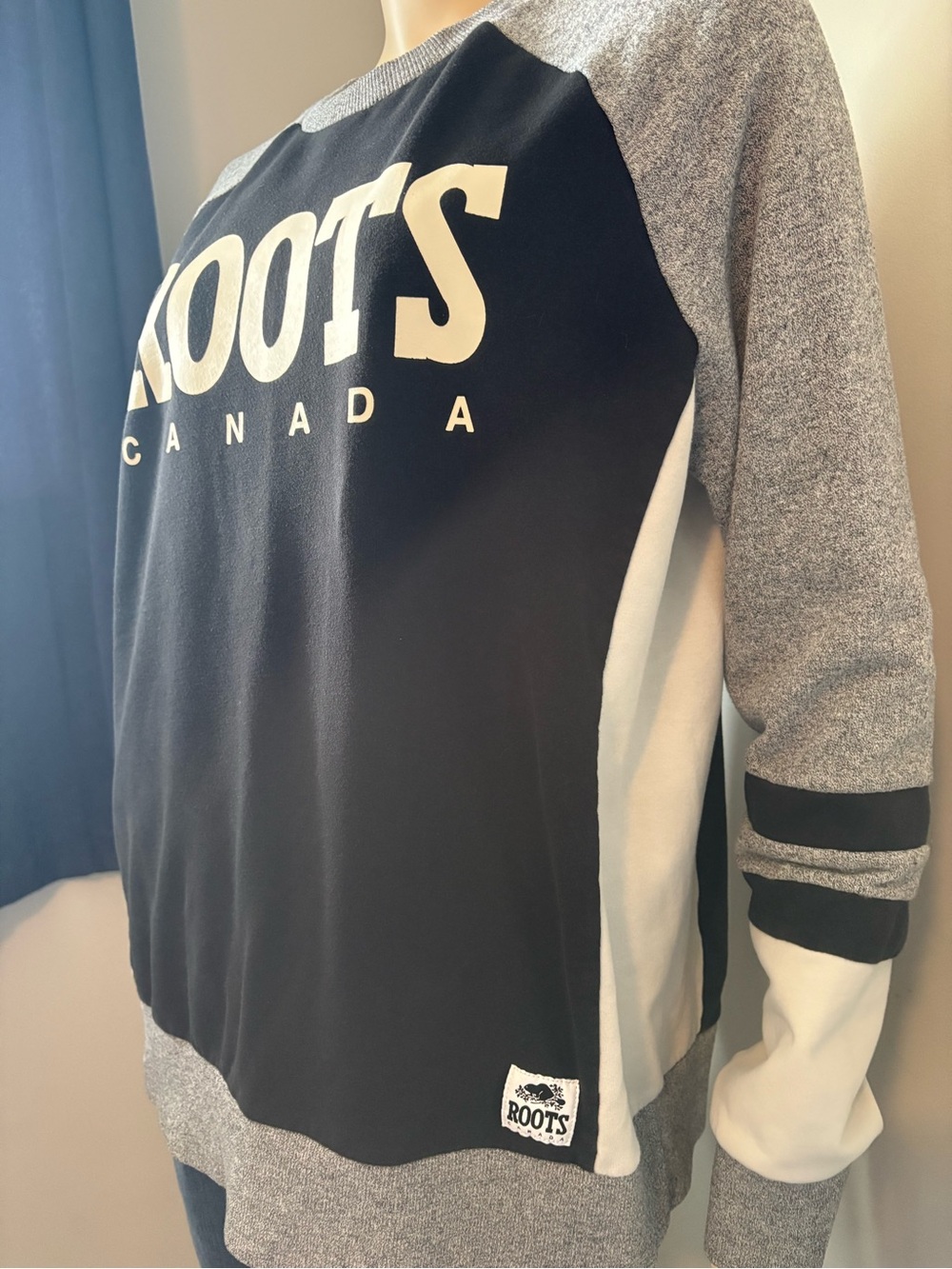 Roots Canada Black Grey Colorblock Raglan Crewneck Sweatshirt women’s Sz XL. - Picture 2 of 13